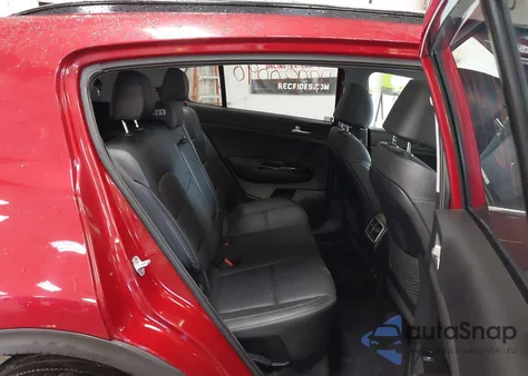 2020 Kia Sportage Ex z USA, uszkodzony, nr VIN KNDPNCAC5L7643806